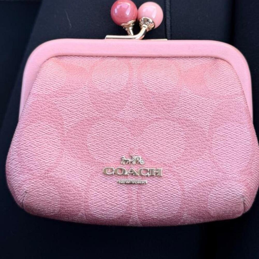 Coach nora kisslock card case